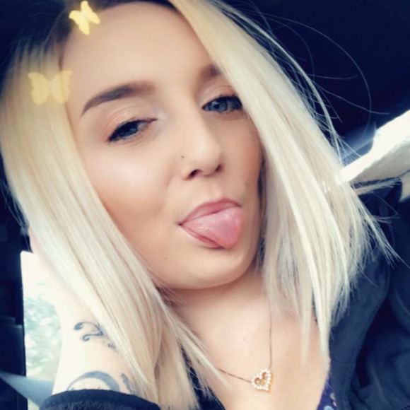 brunettebabeee